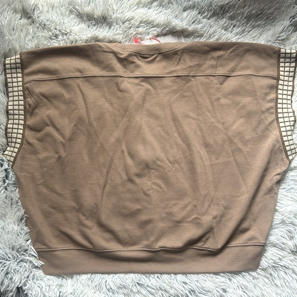 The Greill | Short Sleeve Knit Top | Small NWT - Picture 3 of 3